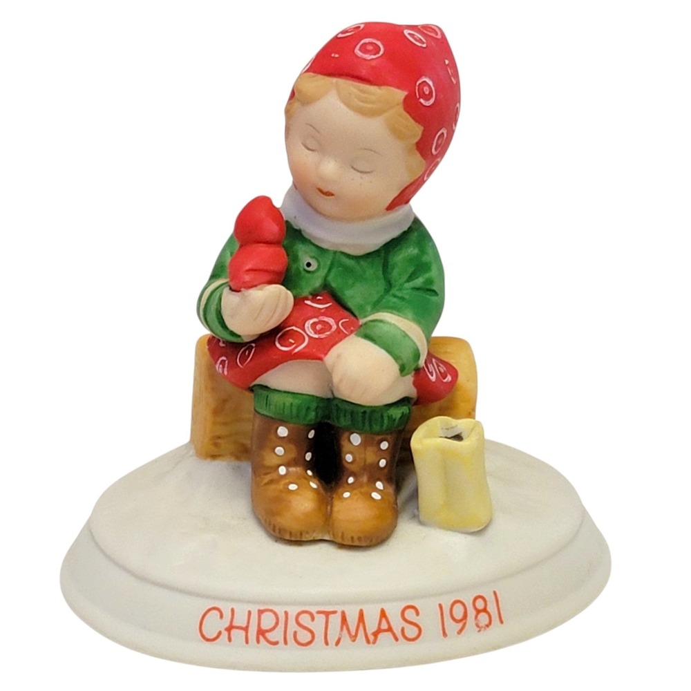 VTG 80s Designers Collection The Season of Cheer Figurine Gretchen Christmas LTD